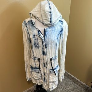 🛼 Maurices Denim Look Light Jacket